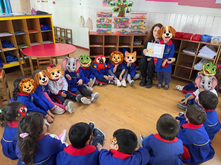 Niños y niñas en la disertación Mis animales preferidos