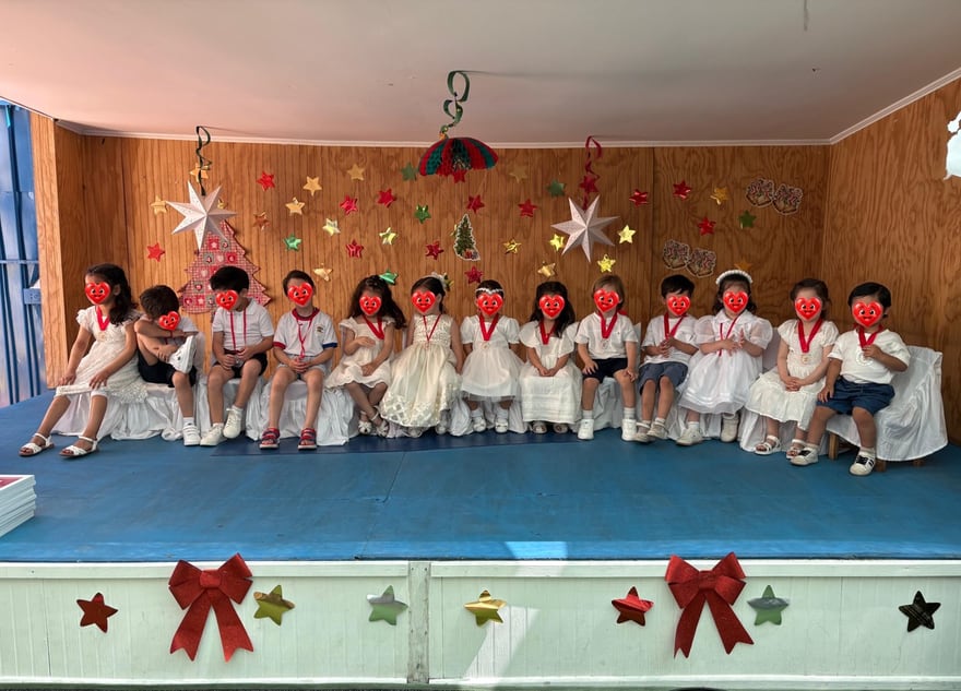 Graduación de niños y niñas de Semillita