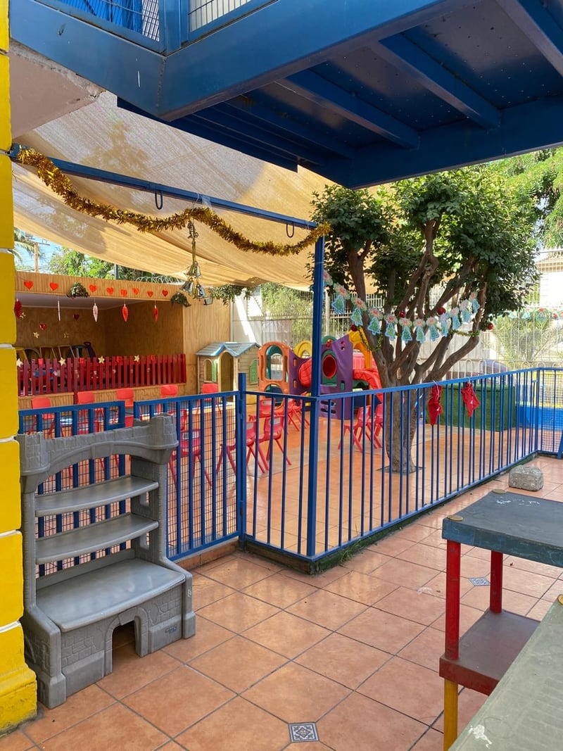 Patio de acceso de Sala Cuna y Jardín Infantil Semillita